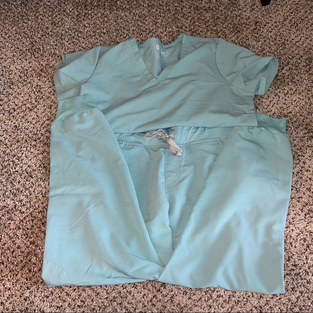 FIGS SCRUBS